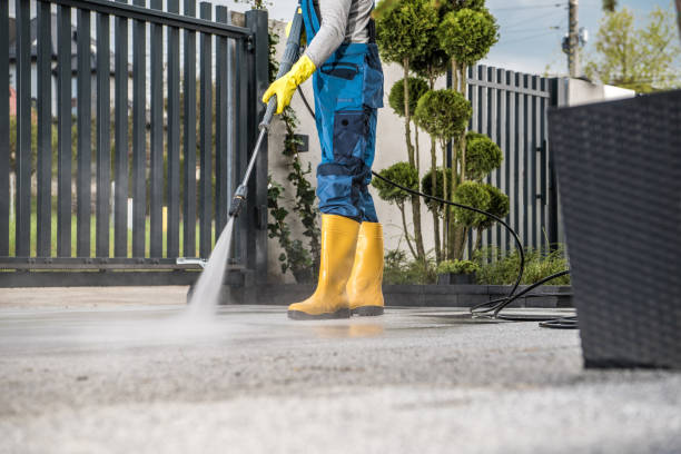 Why Choose Our Certified Pressure Washing Experts for Your Project Needs in Bedford, VA?